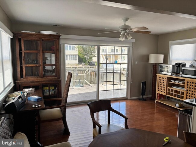 Building Photo - 156 Rodman Dr