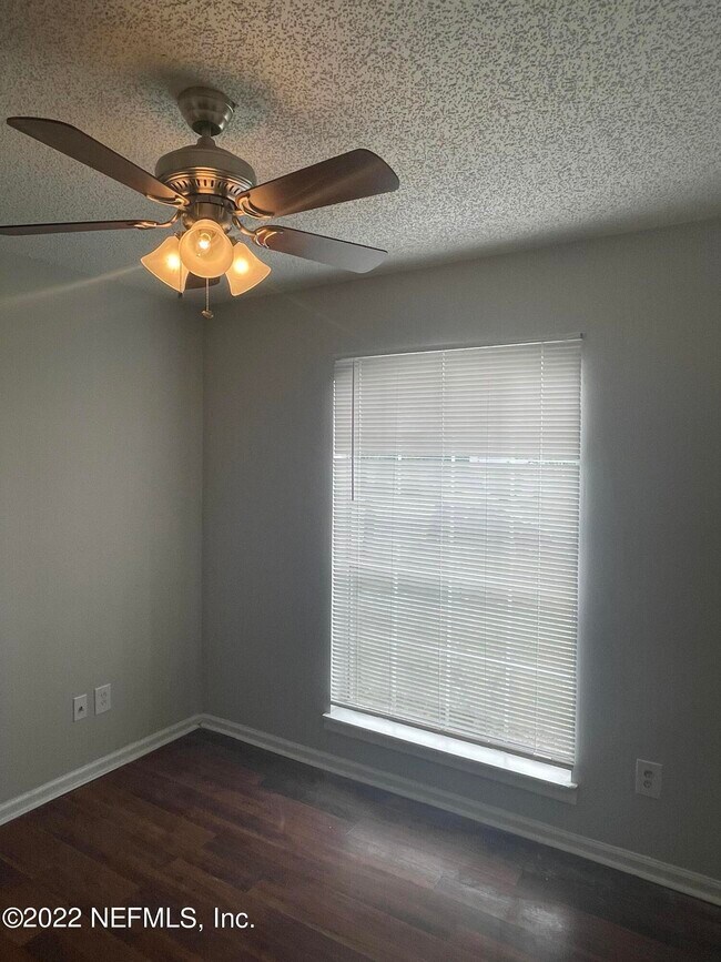 Building Photo - 3348 Volley Dr