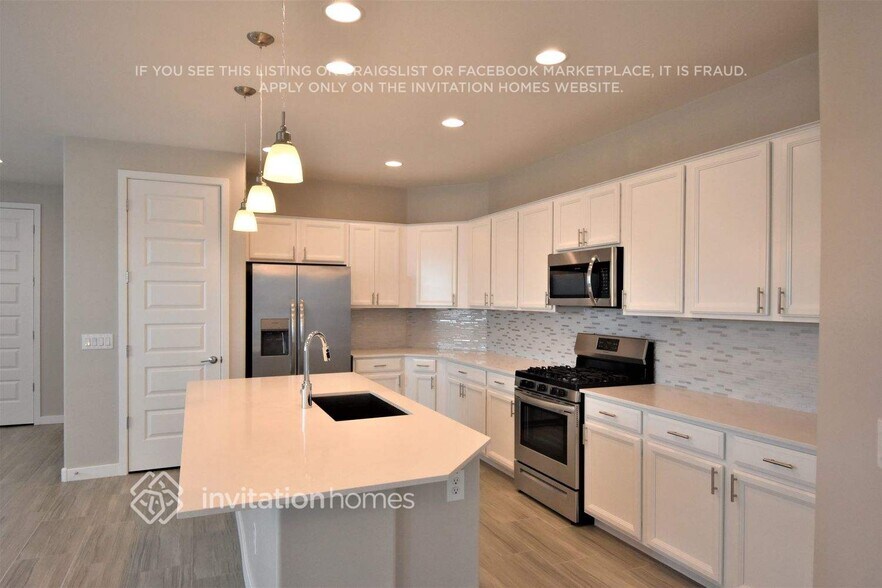 Building Photo - 19978 W Turney Ave