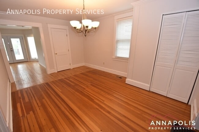 Building Photo - 33 Glen Ave