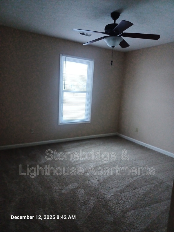 Building Photo - 4808 Clover Park Dr