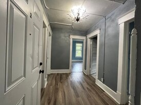 Building Photo - 603 W High St