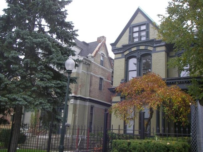 Renovated historical home - 61 Peterboro St