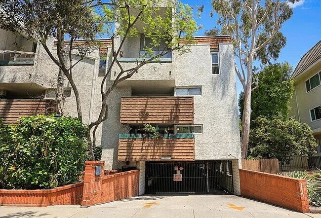 Building Photo - 2 Bed / 2 Bath in Old Town Pasadena