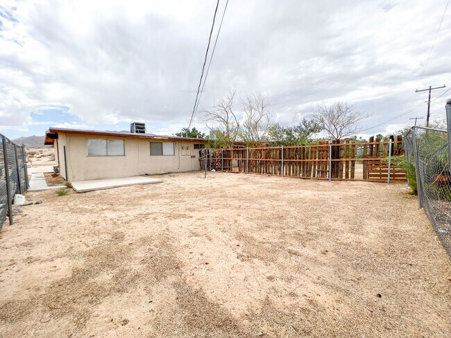 Building Photo - 73844 Sun Valley Dr