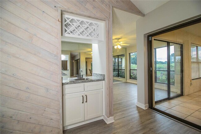 Building Photo - 4315 Creekwood Ln