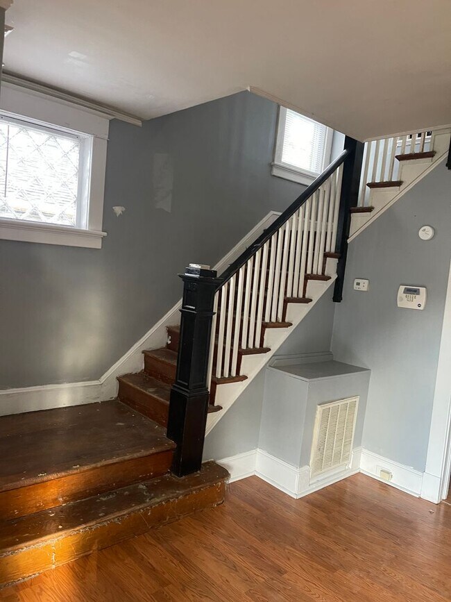 Building Photo - Large house on the North Side of town! Central HVAC, Laundry, Large yard, all appliances.