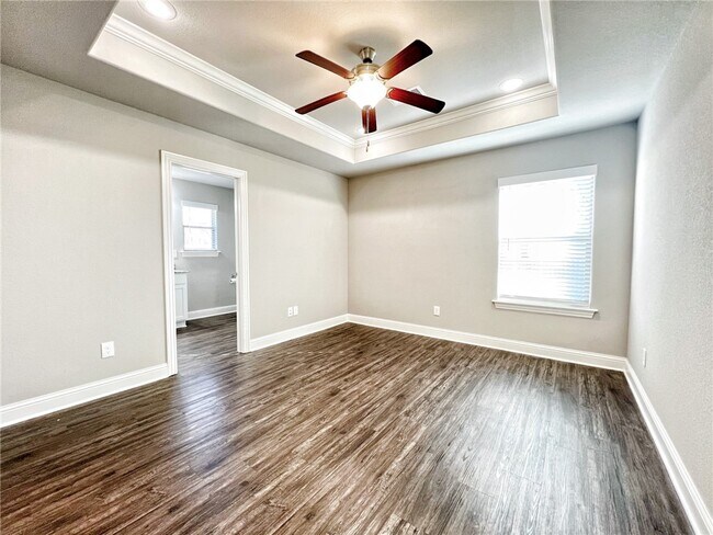 Building Photo - 1721 Charismatic Dr