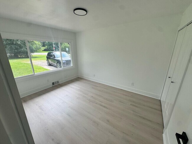 Building Photo - 2BD-1BTH HOME | NEWLY RENOVATED | WEST BLO...