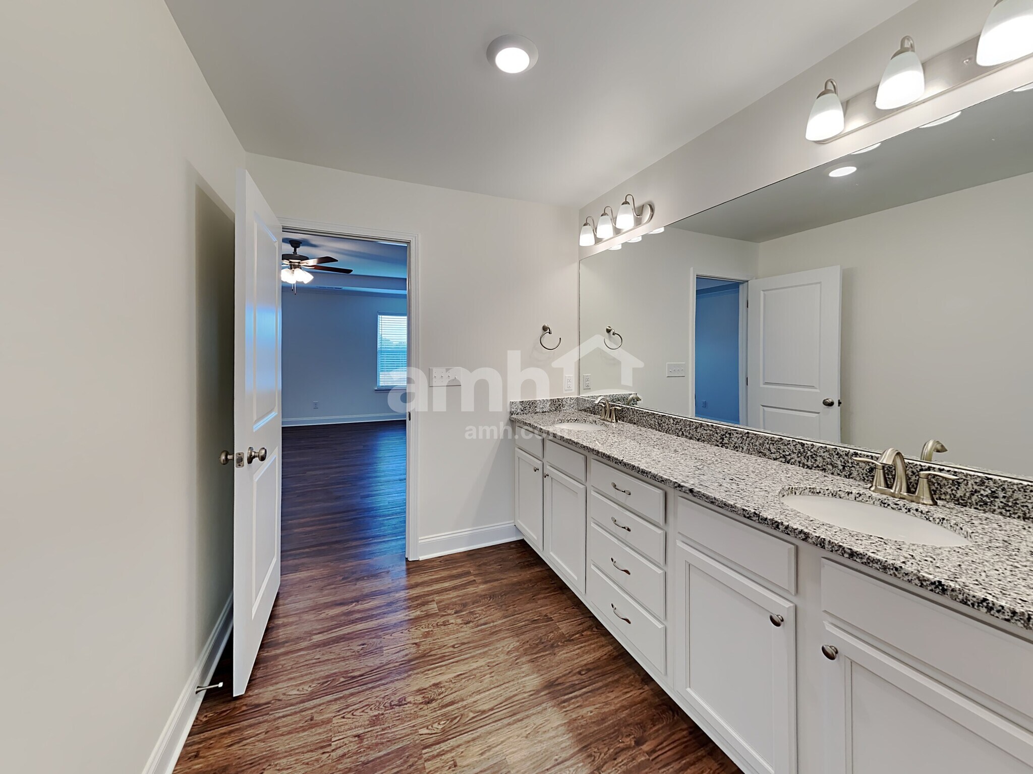 Building Photo - 4820 Chutney Dr