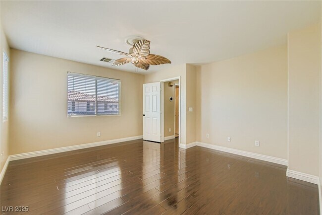 Building Photo - 5986 Ambleshire Ave