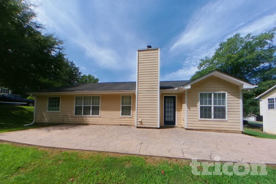 Building Photo - 312 Reisling Dr