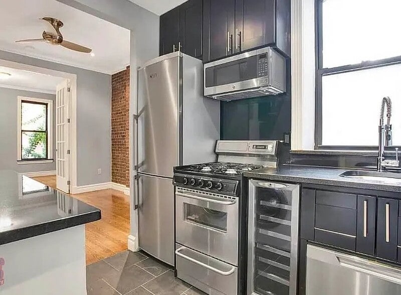 Building Photo - 248 Mott St