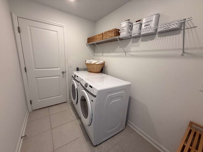 Building Photo - 2359 Pocky Wy