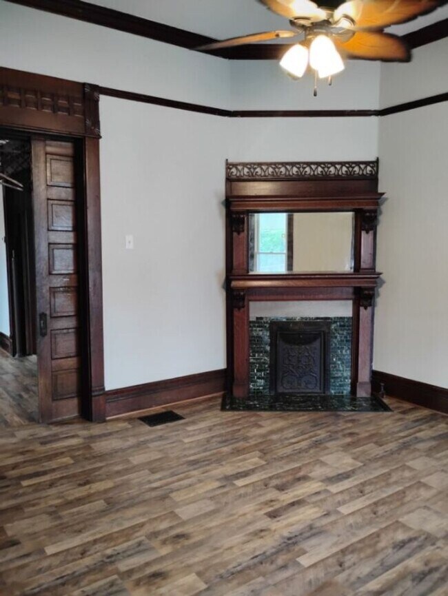 Building Photo - 4 Bd 2 Ba Single Family Home for Rent