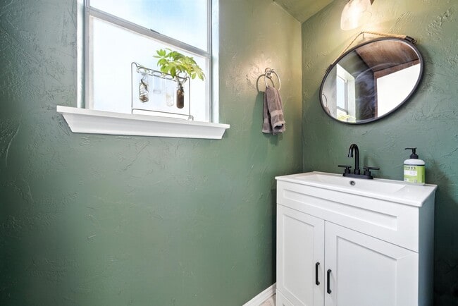 Building Photo - 13310 Ravensway Dr