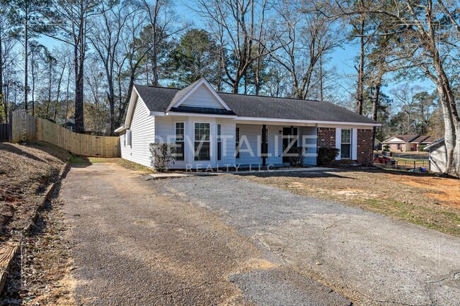 Building Photo - Beautifully Remodeled 4 Bed / 2 Bath Home near Airport Blvd