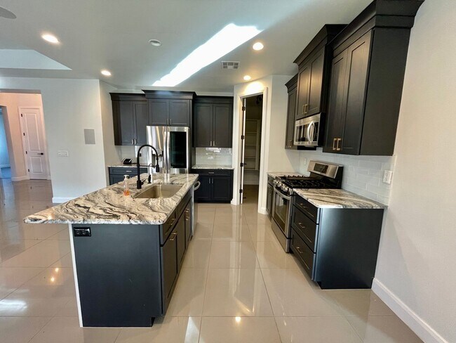Building Photo - Wonderful Pet-Friendly Home in Overlook @ ...