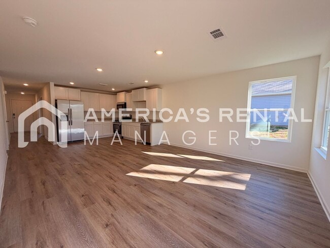 Building Photo - Spacious Four Bedroom for Rent in Tuscaloosa, AL!