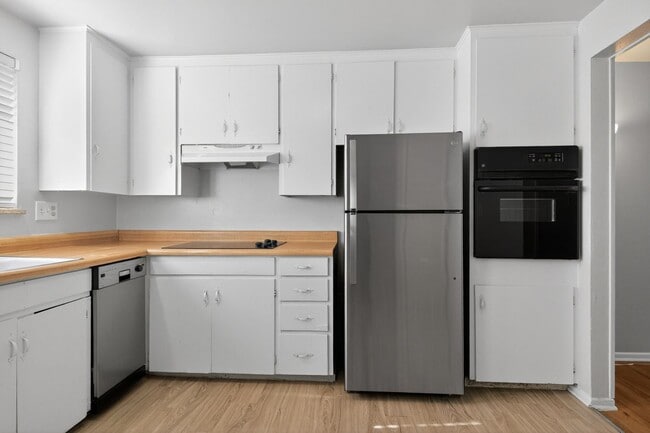 Building Photo - 6014 S Prince St