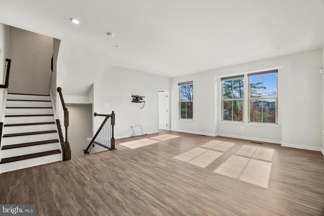 Building Photo - 10012 Aerospace Rd