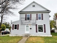 Building Photo - 700 S Wisconsin- 3 bedroom house