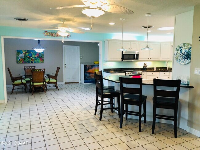 Building Photo - 3011 Princeton Ave