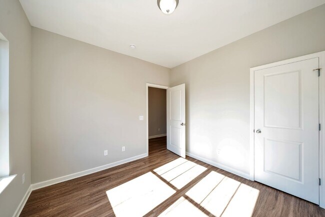 Building Photo - Newly Renovated Home in Brookwood!