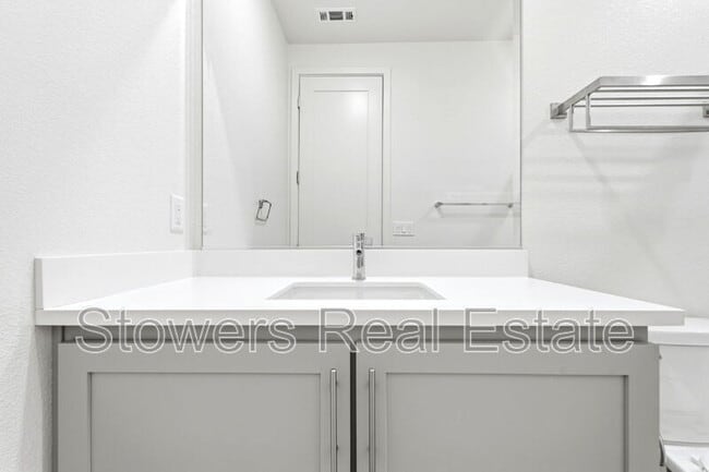 Building Photo - 6336 Moser Wy