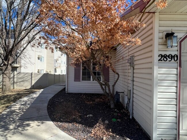 Building Photo - 2890 S Ladera Pl