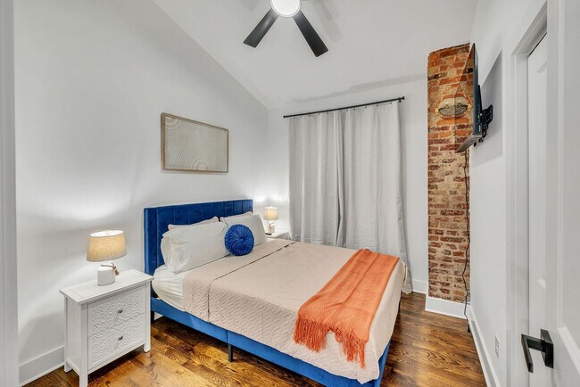 Building Photo - 1331 4th Ave N