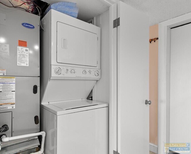 Building Photo - 6201 Padre Blvd