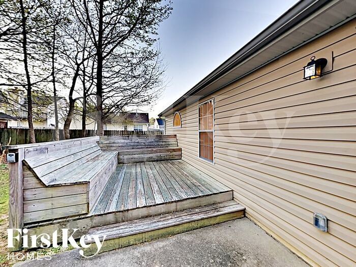 Building Photo - 10900 Thrasher Rd