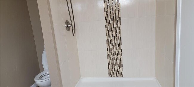 Building Photo - 6604 Montauk Dr