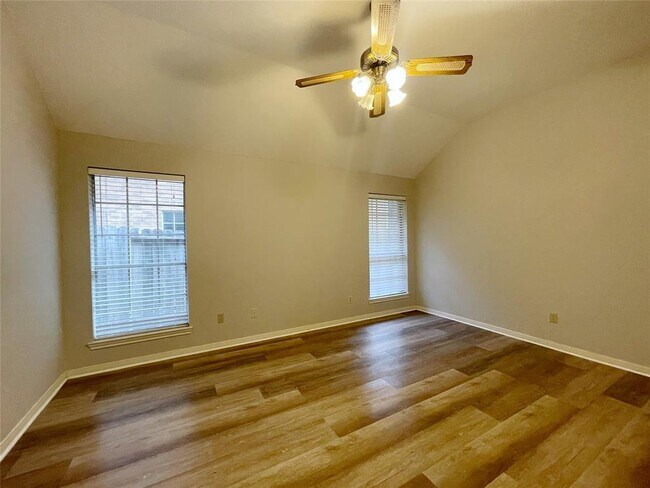 Building Photo - 2614 Double Lake Dr