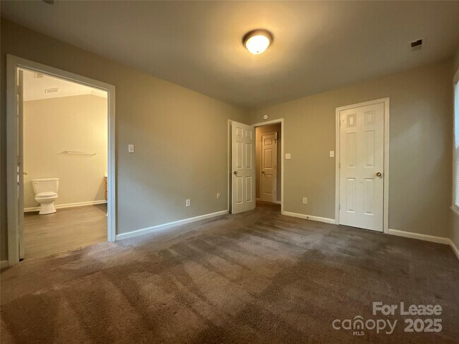 Building Photo - 10619 Wood Meadow Dr