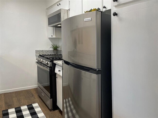 Building Photo - 1529 Wirt Rd