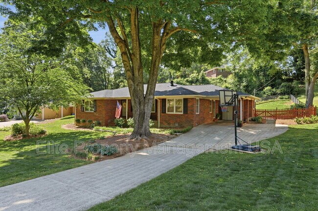 Building Photo - 1338 Northwood Cir NE
