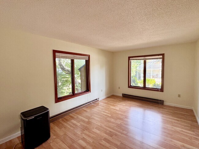 Building Photo - 37 E Albert St