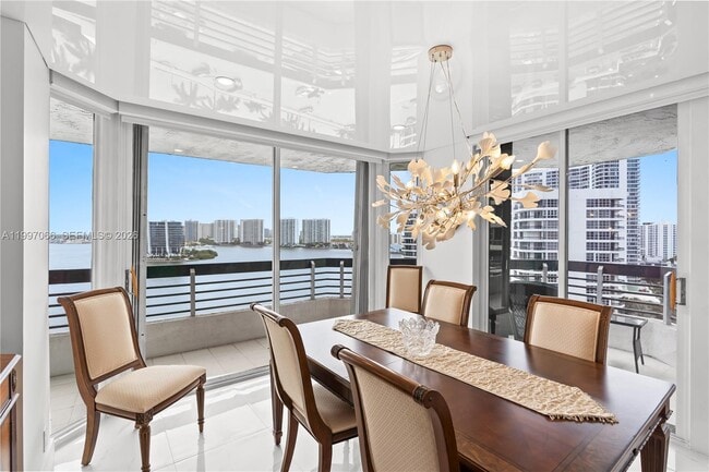 Building Photo - 19101 NE 36th Pl