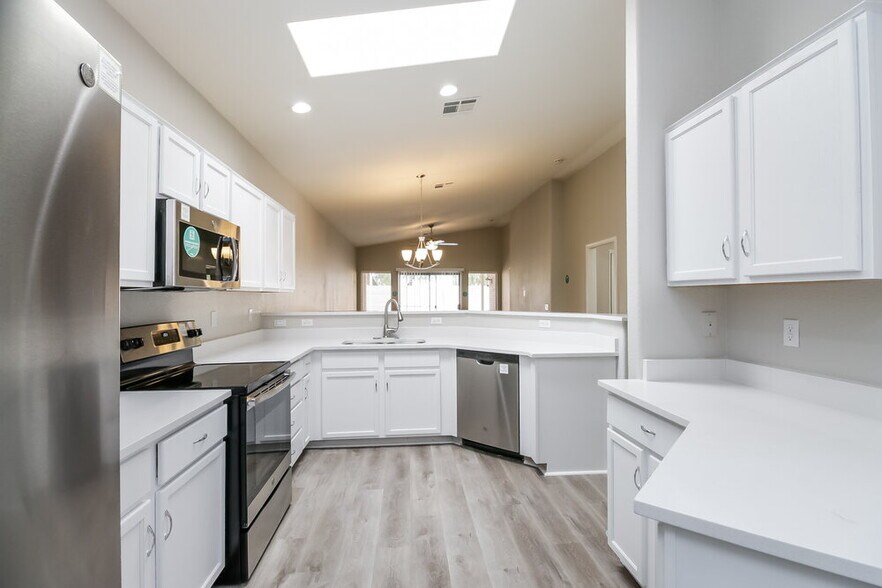 Building Photo - 84 S Laveen Pl