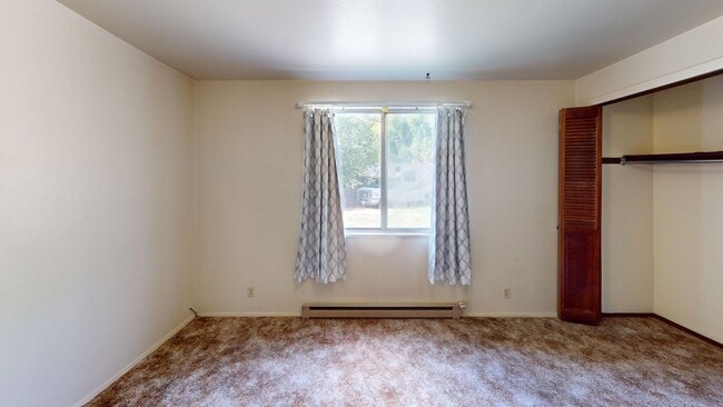 Building Photo - 2 bedroom duplex in quiet cul-de-sac