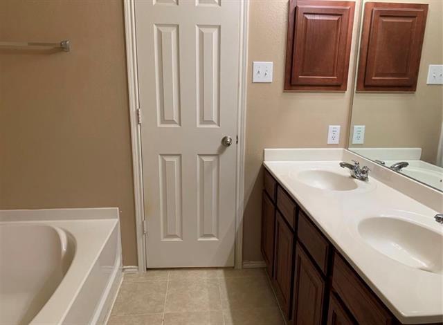 Building Photo - 510 Indian Paintbrush