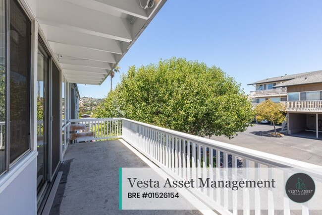 Building Photo - Your Bay Area Escape Awaits in Beautiful Tiburon