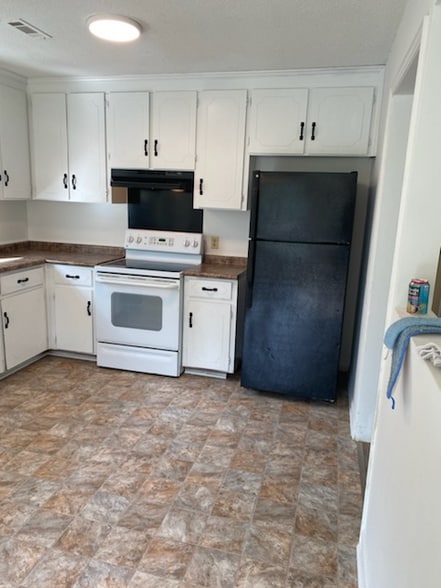 Building Photo - 7765 Co Rd 54