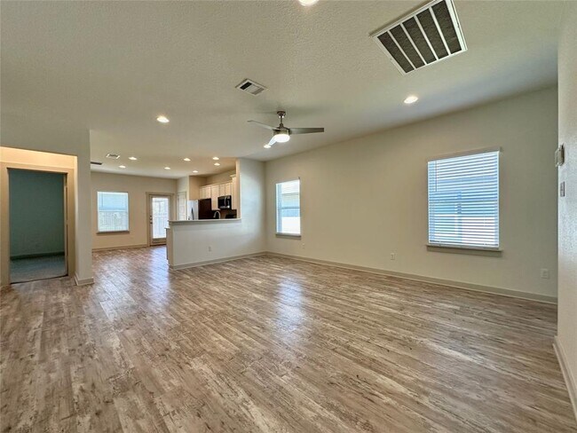 Building Photo - 5132 Vanner Path