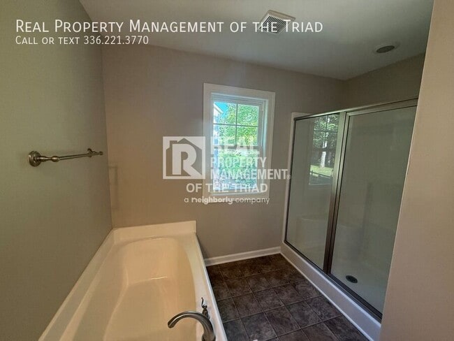 Building Photo - 2234 Nettlebrook Dr