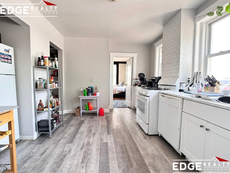 Building Photo - 1711 Commonwealth Ave