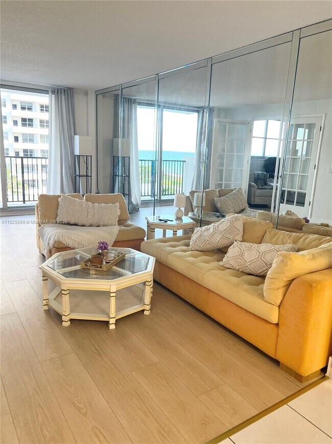 Building Photo - 9273 Collins Ave