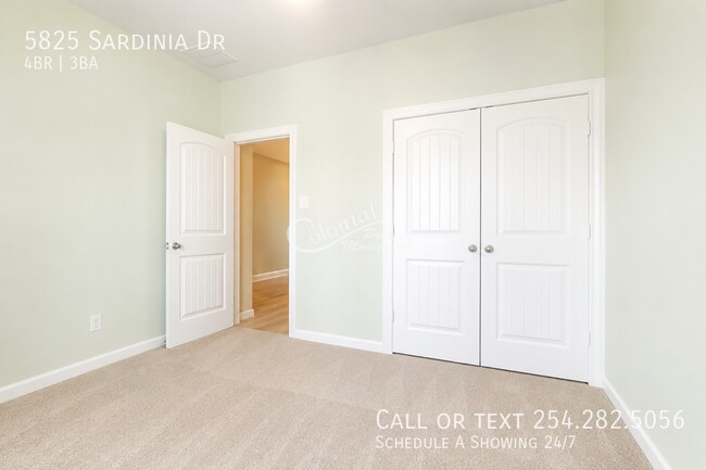 Building Photo - 5825 Sardinia Dr